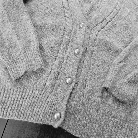 Vtg Silk & Rabbit Hair V-Neck Gray Cardigan Sweater Med PETITE Pearl Buttons - Picture 1 of 8